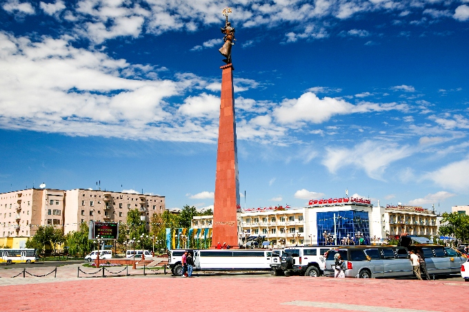  Площадь Ордабасы и Парк Независимости